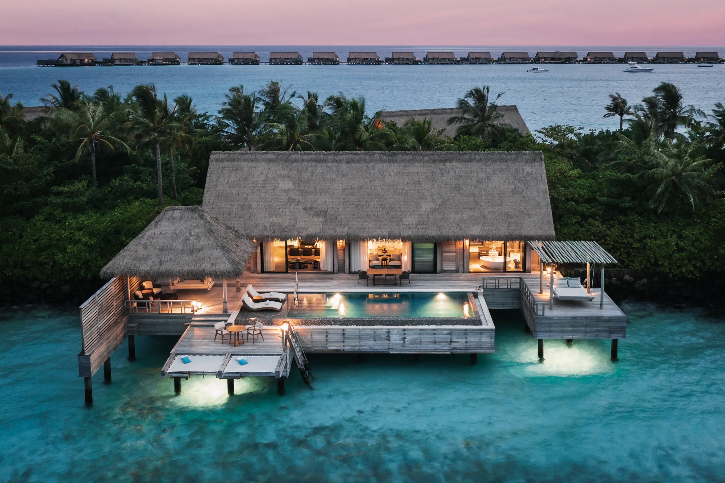 King Grand Reef Villa with Pool